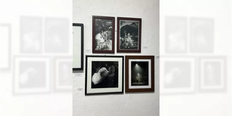 La fotógrafa mixteca presentó una serie de imágenes que exploran la identidad del pueblo Ñuu Savi.