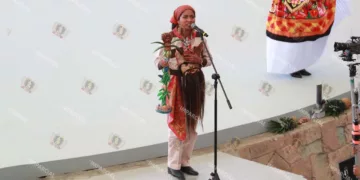 La representante de la Diosa Centéotl, invitó al público a reconocer que la Guelaguetza es una expresión viva de la identidad y la resistencia de los pueblos de Oaxaca.