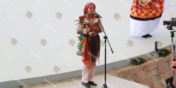 La representante de la Diosa Centéotl, invitó al público a reconocer que la Guelaguetza es una expresión viva de la identidad y la resistencia de los pueblos de Oaxaca.