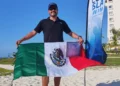 Tritón oaxaqueño Leobardo Ayala hace historia en el Cancún Isla Swim