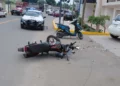 Paramédicos de Miahuatlán brindaron los primeros auxilios al joven motociclista y ordenaron su pronto traslado a un hospital.