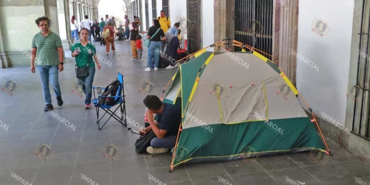 Foto: Adrián Gaytán // Se retiraron los profesores que mantenían plantón en pasillos del Palacio de Gobierno.