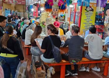 Caen hasta 80% ventas en mercados por plantón y obras