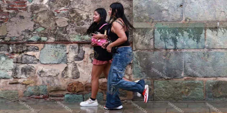 Foto: Adrián Gaytán // Primero el calor y este viernes una lluvia sorpresiva.