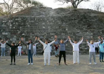 Reconocerán sus conocimientos y aportaciones, destacando su papel en la preservación de la medicina ancestral y el cuidado comunitario de la salud.