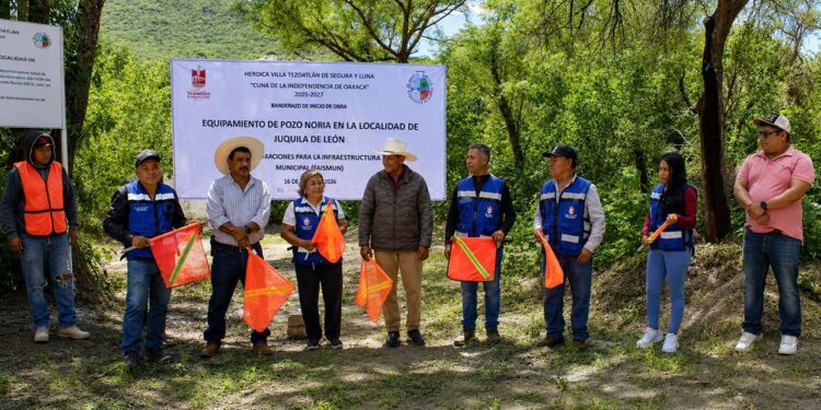 Inician pavimentación y equipamiento de pozo en comunidades de Tezoatlán