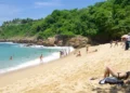 Descarga de fosas sépticas, generó contaminación en playa principal de Puerto Escondido