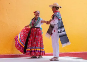 El Grupo Folklórico Guendabi'chi volvió a cautivar con los bailes y danzas.