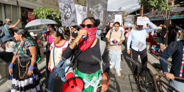 Con marcha-convite, reclaman el derecho a la ciudad en Oaxaca