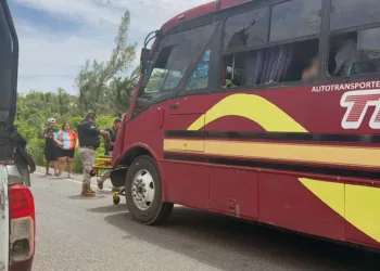 Trascendió que la unidad cubría la ruta de La Ventosa hacia Juchitán cuando fue interceptada por los agresores.