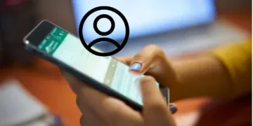 ¿Cómo saber quién tiene tu número guardado en WhatsApp? El truco definitivo y seguro