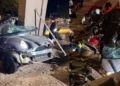 ¡Impacto brutal en Viguera! Joven queda atrapada tras estrellar su Mini Cooper contra un puente