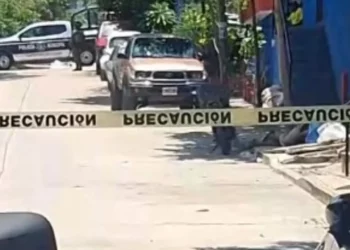 Violencia vuelve a golpear Pinotepa: sicarios ejecutan a hombre cerca de una preparatoria