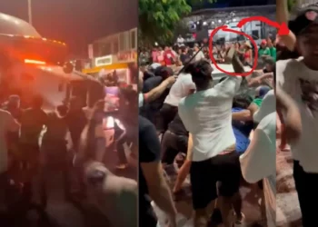 VIDEOS | Festejos sin control: empujan tráiler, patrulla y atacan un auto en plena celebración en Puerto Escondido