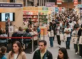 Foto: IA // Realizarán la Feria de Literatura Independiente "Letras en una ciudad sustentable".