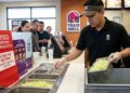 ¡Alerta sanitaria! Taco Bell retira lechuga tras brote de parásito que enferma a miles en EE. UU.