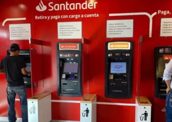 Bancos como Santander, BBVA, Banamex, han sido señalados en el país, pero especialmente en Oaxaca, por desatención y maltrato.