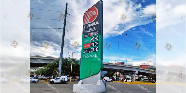 Foto: Pedro Silva // Crece la brecha entre las tarifas de gasolinas. Los precios este fin de semana.