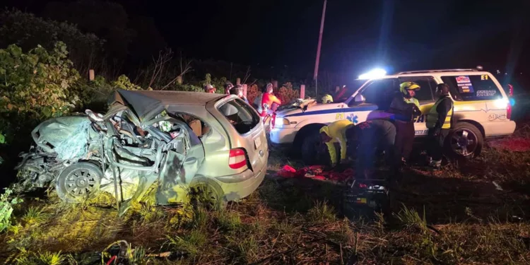 Familiares y amigos despidieron a Eden y Xhuna en Santiago Ixtaltepec y exigen justicia para que sus muertes no queden impunes tras el fatal accidente.
