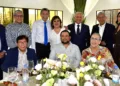 Fotos: Rubén Morales // La cumpleañera acompañada por integrantes de su familia Guzmán Gardeazábal, con quienes disfrutó de esta memorable celebración.