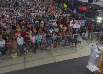 Fotos: Presidencia de la República // La plaza llena de Suchilquitongo para testimoniar el inicio del programa El Maíz es la Raíz.