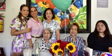 Fotos: Rubén Morales // Compartió su cumpleaños con sus hermanas Oliva y Eugenia Sibaja Ilescas, así como con familiares y amigas.