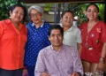 Fotos: Rubén Morales // El Dr. Gilberto Alavés Hernández celebró su cumpleaños acompañado por sus amigas.