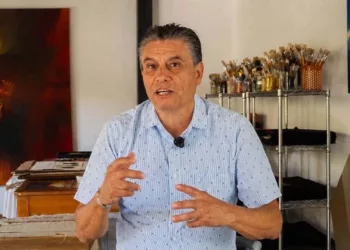 El artista explora nuevas posibilidades de la pintura mediante un lenguaje más gestual, expresionista y gráfico.
