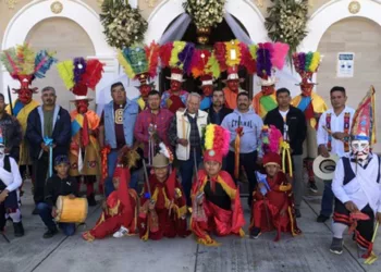 El proyecto recopiló fotografías de hasta cinco décadas atrás, las cuales documentan la historia de la danza.