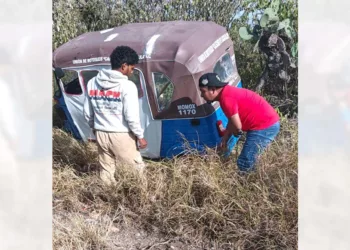 Resultaron con lesiones pasajeros de mototaxi volcado.
