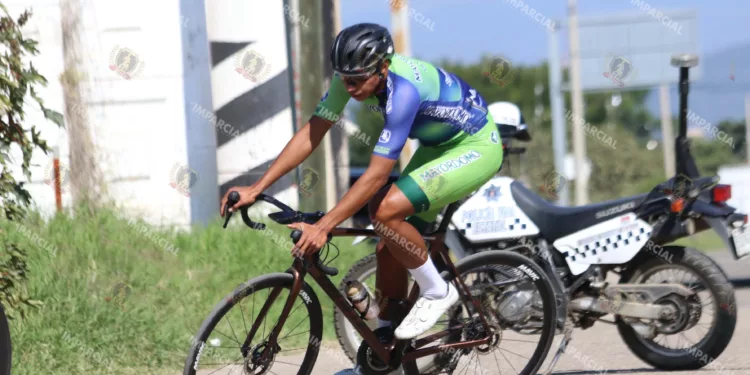 Foto: Leobardo García Reyes // Jesús Alexander Zárate, campeón del ciclismo del fin de semana.