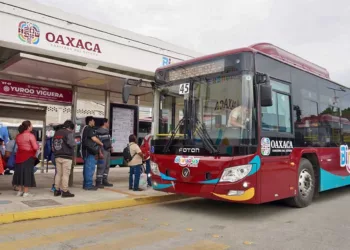Sin opciones al caos vehicular, BinniBus amplia ruta a Telixtlahuaca