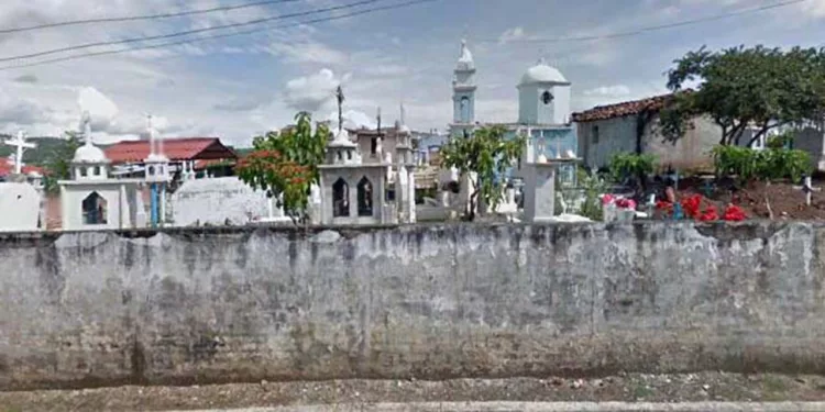 Foto: internet – ilustrativa // Panteón de Juxtlahuaca, rebasado.