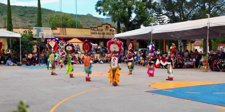 Ocho comunidades participaron en la celebración.