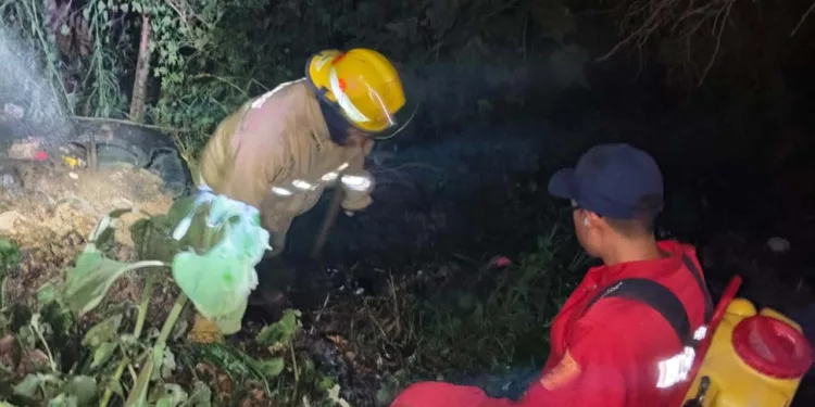 La quema imprudente de desechos movilizó a los cuerpos de emergencia en Xochixtlapilco.