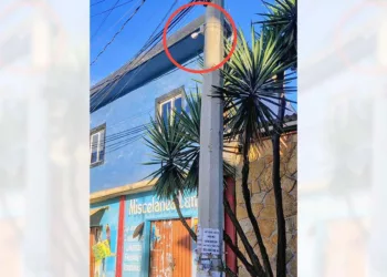 Foto: cortesía // Cámara de vigilancia colocada en postes de electricidad en San Lorenzo Cacaotepec.