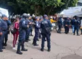Foto: Redes sociales // Acometida de la ASEO en el tianguis de la colonia Reforma para “afiliar” a comerciantes.