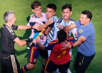 FIFA sanciona a Argentina tras la final del Mundial 2026: suspensiones, veto y multas