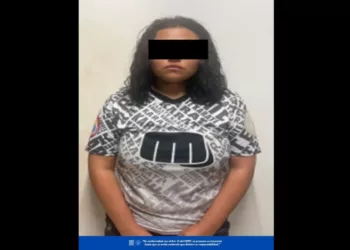 ¡La atrapan con presunto cristal en pleno centro de Salina Cruz!