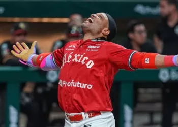 ¡Remontada infernal! Diablos Rojos viene de atrás y vence a Guerreros en el inicio de playoffs