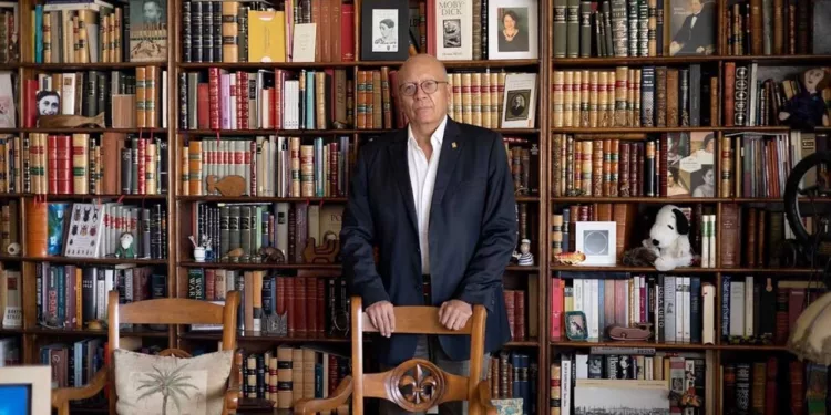 Con su muerte desaparece una de las voces más prolíficas de la literatura mexicana de las últimas décadas.