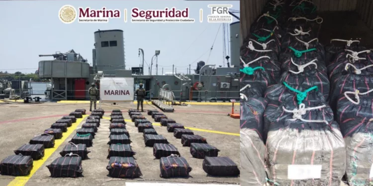 Hallan 1.6 toneladas de presunta cocaína flotando en el pacífico frente a Michoacán