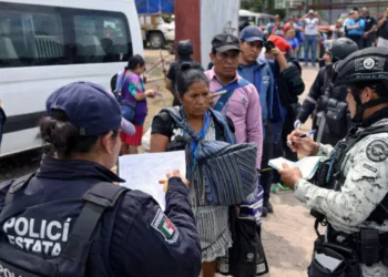 Regresan 17 familias a Tula, Guerrero, tras huir de la violencia; la paz aún está a prueba