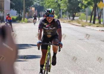 Efraín Rendón fue el vencedor del ciclismo de ruta.