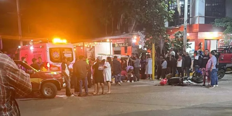 El fuerte impacto múltiple movilizó a los cuerpos de rescate en la entrada de la Calzada Vicente Guerrero en Zaachila.