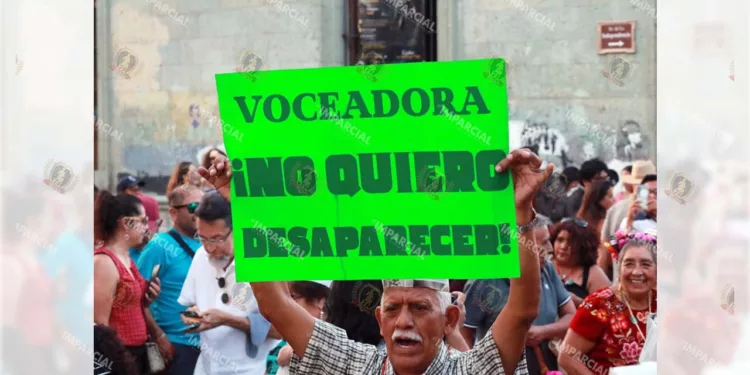 Fotos Jesús Santiago // El clamor de voceadores porque no desaparezca el periodismo escrito.