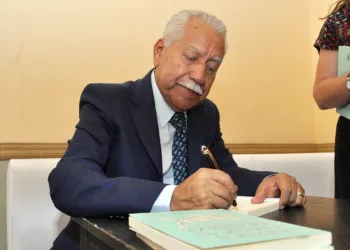 El cronista ha dedicado una década a escribir y preservar, a través de sus crónicas, la memoria histórica, cultural y social de Oaxaca.