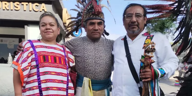 El mixteco Salvador Bazante Morales es originario de Santiago Juxtlahuaca y hablante de la lengua mixteca.