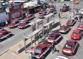 Foto: Adrián Gaytán // El programa de reordenamiento público inició con las unidades en la modalidad de taxi.