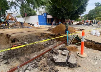 Foto: cortesía // El temor de vecinos por los daños y peligro que desaparezca la calle de Eucaliptos, en la colonia Reforma.